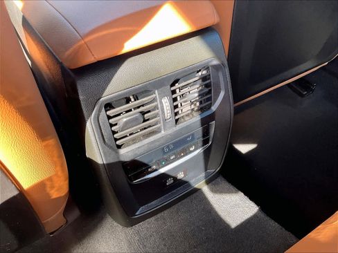 Used 2024 BMW 330i xDrive Sedan w/ Premium Package image 33