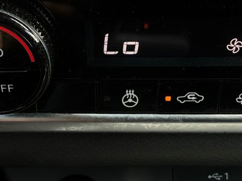 Used 2026 Nissan Rogue SL FWD image 31