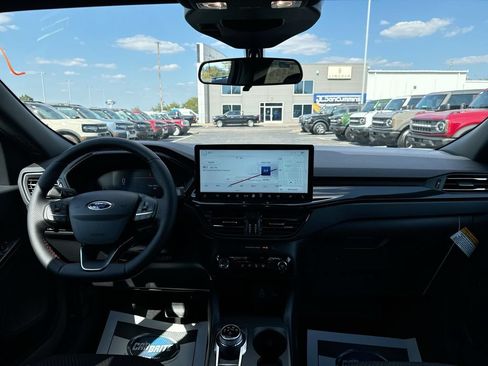 New 2026 Ford Escape ST-Line w/ Tech Pack #1 AWD/4WD image 10