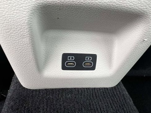 Used 2024 Genesis G70 2.5T RWD image 11