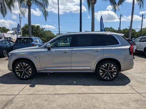 New 2025 Volvo XC90 T8 Plus w/ Protection Package Premier image 7