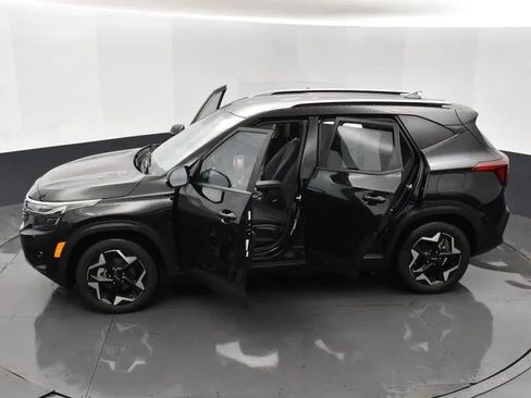 Used 2025 Kia Seltos S FWD image 7