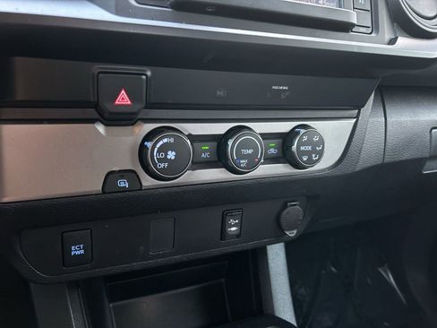 Used 2019 Toyota Tacoma SR w/ SR Convenience Package image 33