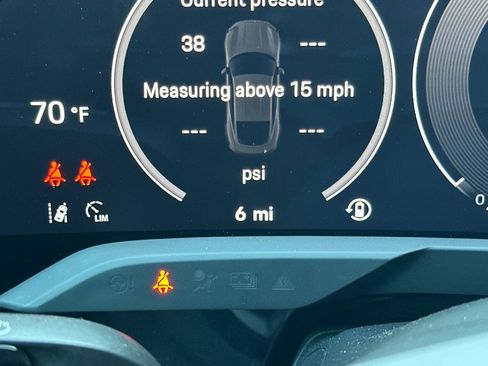 New 2026 Porsche Taycan image 33