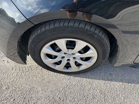 Used 2022 Toyota Corolla LE image 18