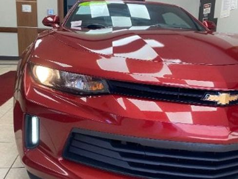 Used 2018 Chevrolet Camaro LT w/ Technology Package image 11