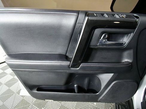 Used 2020 Toyota 4Runner TRD Off-Road Premium image 21