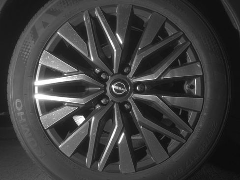 Used 2025 Nissan Altima 2.5 SV FWD image 15