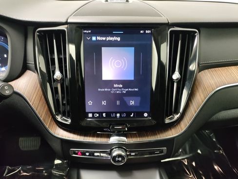 Used 2023 Volvo XC60 B5 Ultimate image 24