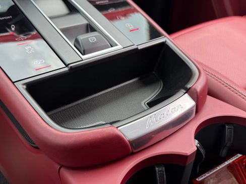 Used 2023 Porsche Macan GTS AWD/4WD image 30