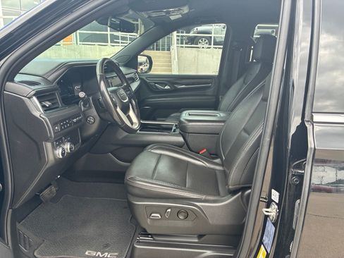 Used 2022 GMC Yukon XL Denali AWD/4WD image 14