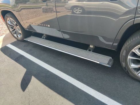 Used 2022 Jeep Grand Wagoneer Series III w/ Rear Seat Video Group 1 image 14