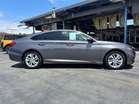 Used 2018 Honda Accord LX image 7