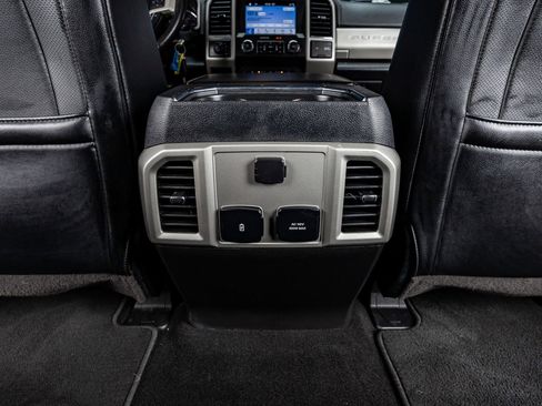 Used 2019 Ford F250 Lariat image 32