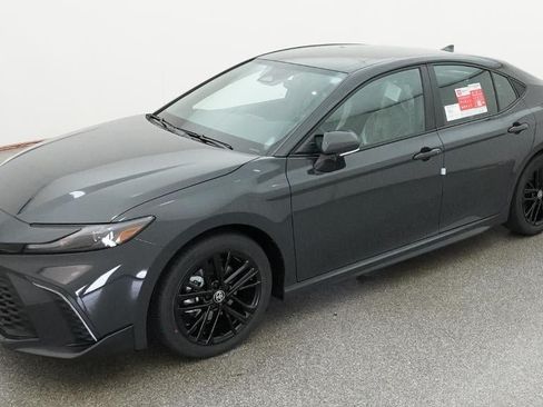 New 2026 Toyota Camry SE FWD image 1