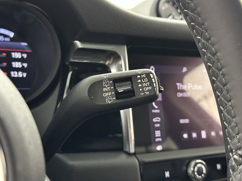 Certified 2025 Porsche Macan image 48
