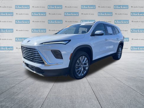 Used 2025 Buick Enclave Preferred image 8