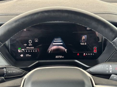 Used 2025 GMC Acadia Elevation image 31