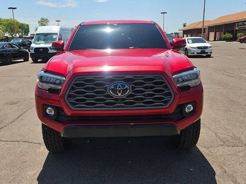 Used 2022 Toyota Tacoma TRD Off-Road AWD/4WD image 3