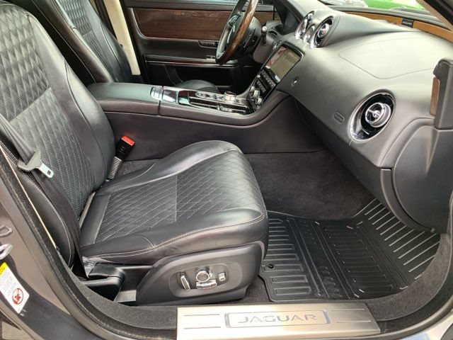 Used 2018 Jaguar XJ L Supercharged RWD image 29