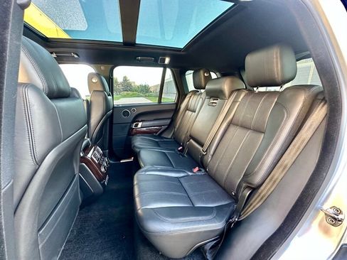 Used 2015 Land Rover Range Rover HSE image 8