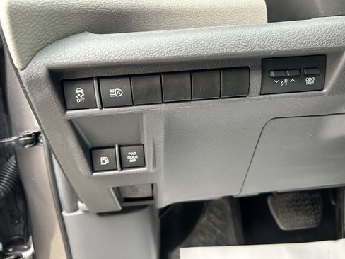 Certified 2024 Toyota Sienna XLE FWD image 15