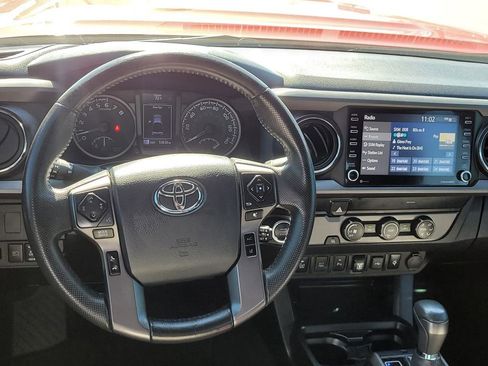 Used 2020 Toyota Tacoma TRD Sport w/ Technology Package image 17