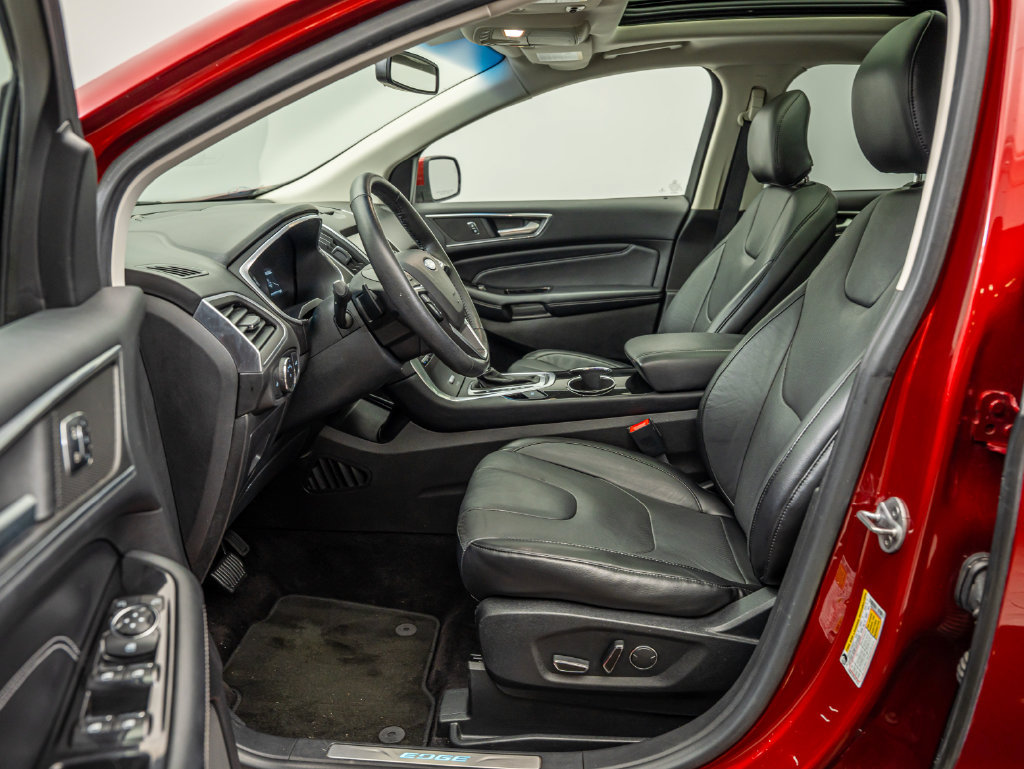 Used 2016 Ford Edge Titanium w/ Equipment Group 301A AWD/4WD image 32