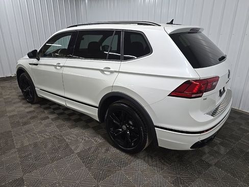 Used 2024 Volkswagen Tiguan SE R-Line image 9