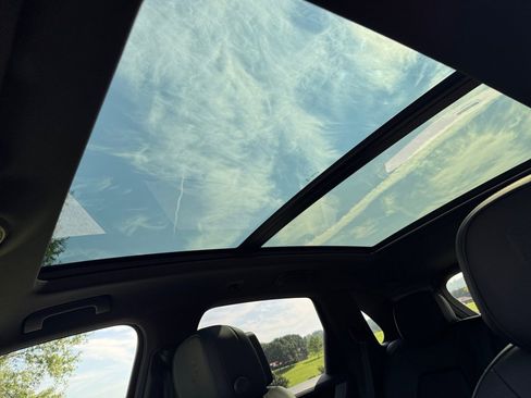 New 2025 Porsche Cayenne image 19