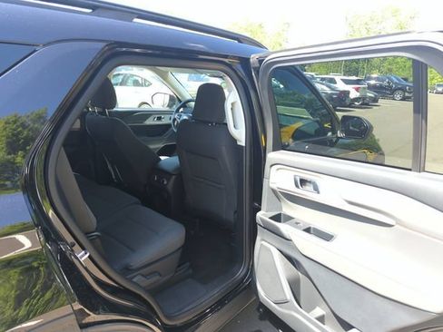 Used 2025 Ford Explorer Active AWD/4WD image 31