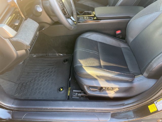Used 2025 Toyota Camry XLE w/ Premium Plus Package FWD image 9