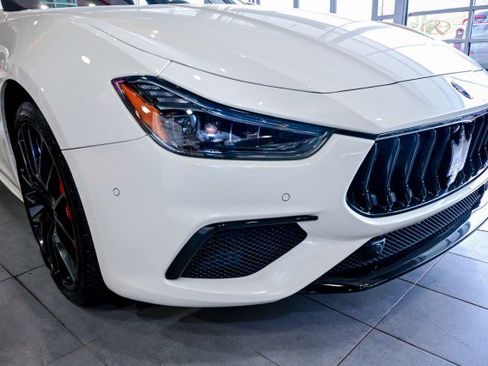 Used 2022 Maserati Ghibli Modena image 12