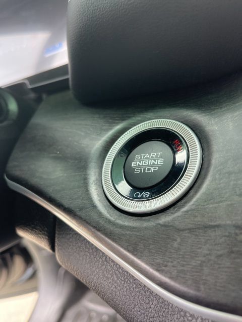 Used 2022 Jeep Grand Cherokee L Limited RWD image 20