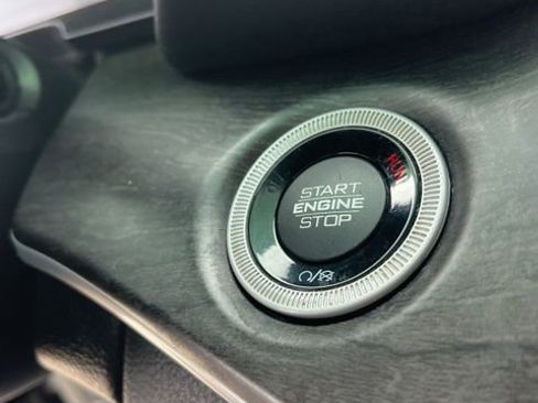 Used 2022 Jeep Grand Cherokee L Limited RWD image 20