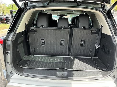 Certified 2024 Nissan Pathfinder SL w/ SL Premium Package FWD image 30