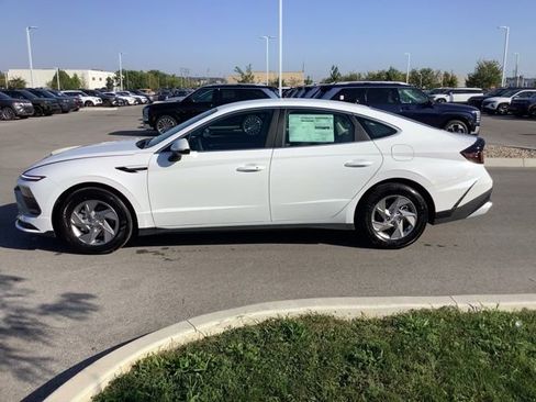 New 2026 Hyundai Sonata SE image 1