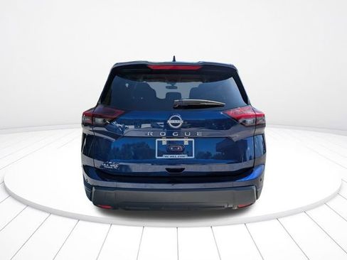 Used 2025 Nissan Rogue SV FWD image 5