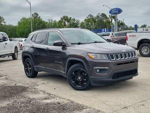 Used 2020 Jeep Compass Latitude FWD image 39