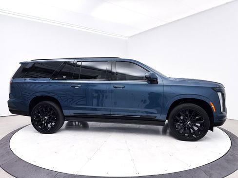 Used 2025 Cadillac Escalade ESV Sport Platinum w/ LPO, ONYX Package image 51
