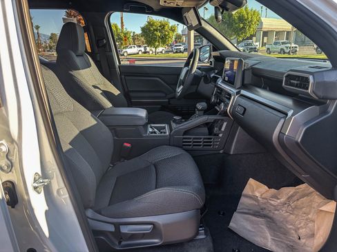 New 2026 Toyota 4Runner SR5 AWD/4WD image 19