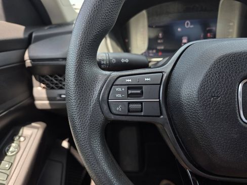 Certified 2025 Honda Accord LX image 22
