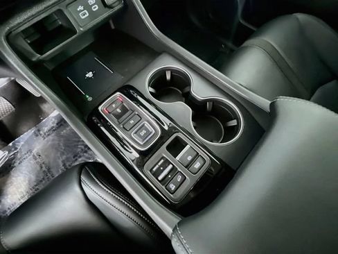 Used 2025 Honda Pilot EX-L image 25