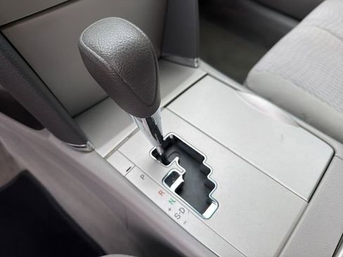 Used 2010 Toyota Camry LE FWD image 22