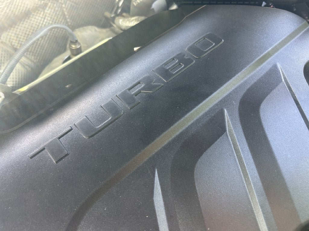 Used 2024 Chevrolet Trax RS w/ Sunroof Package FWD image 31