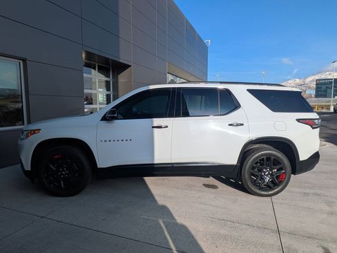Used 2021 Chevrolet Traverse Premier w/ Redline Edition image 9