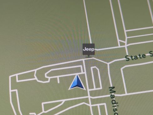 Certified 2023 Jeep Cherokee Altitude Lux image 23