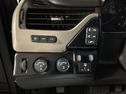 Used 2018 GMC Yukon Denali w/ Open Road Package AWD/4WD image 31