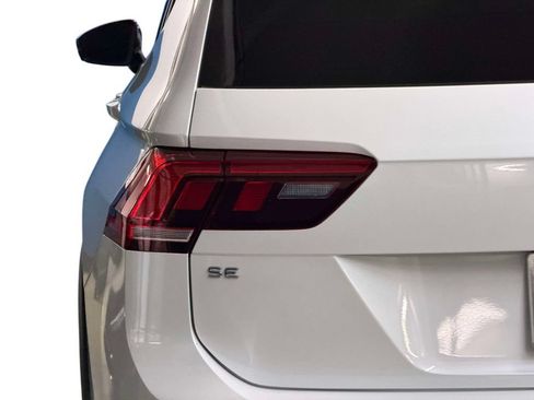Used 2022 Volkswagen Tiguan SE R-Line FWD image 13