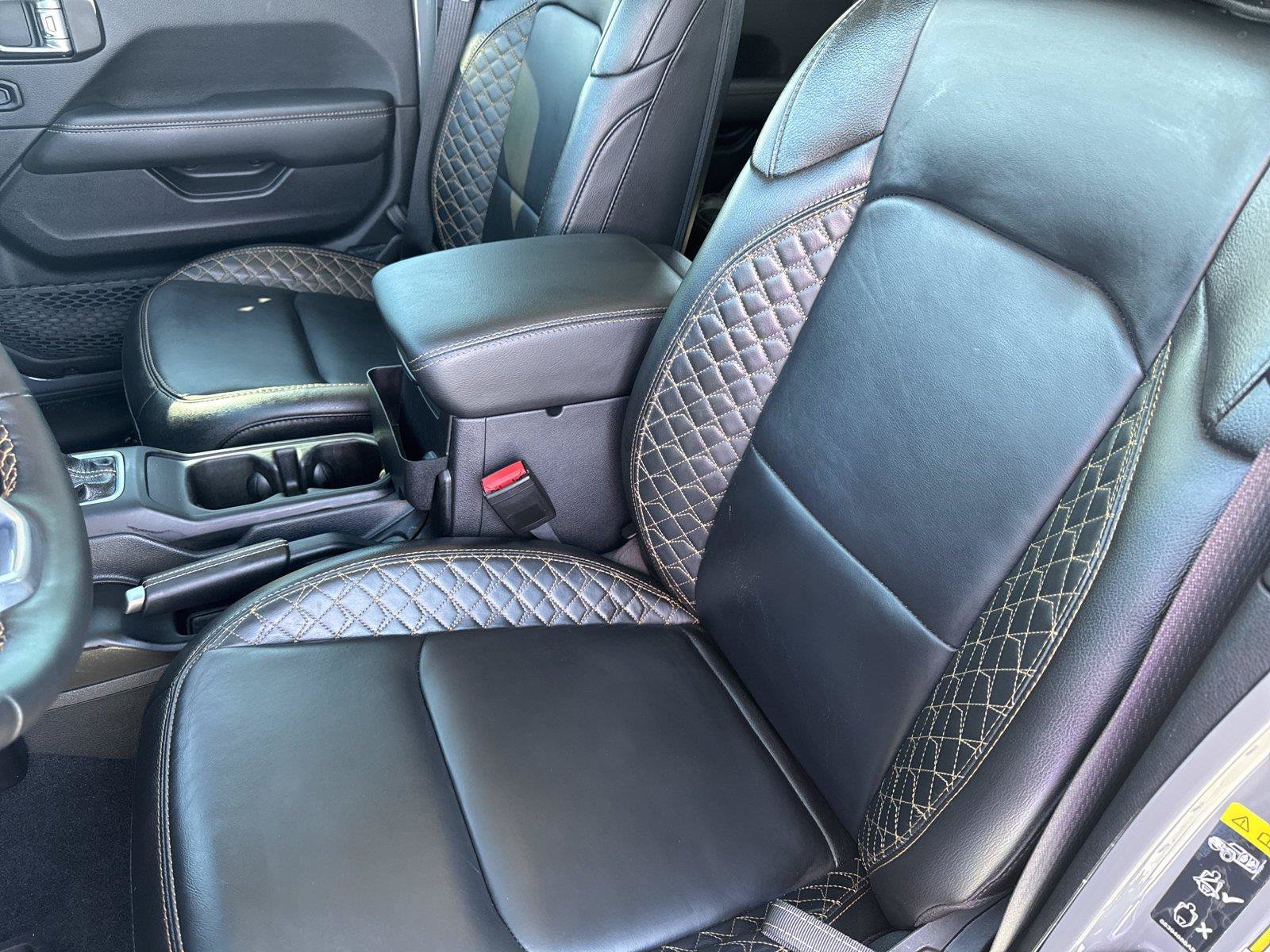Used 2023 Jeep Gladiator Overland AWD/4WD image 9